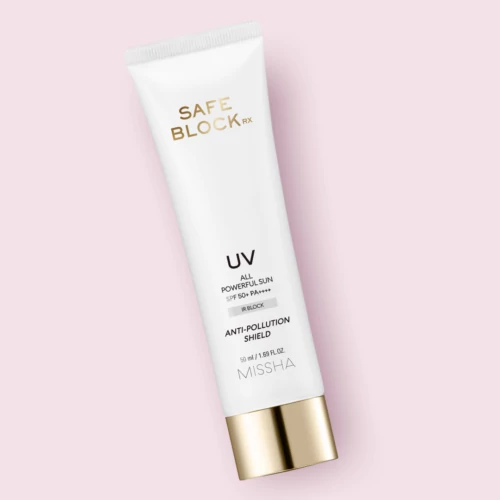 100%-ban fizikai fényvédő krém, széles spektrumú UV védelemmel. Korallbarát formulája mellett finompor blokkoló,  tónusegységesítő és anti-aging funkcióval bír.